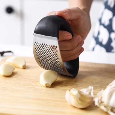 EPOCH Parutan Alat Penghancur Bawang Putih Garlic Presser - A45 - Black
