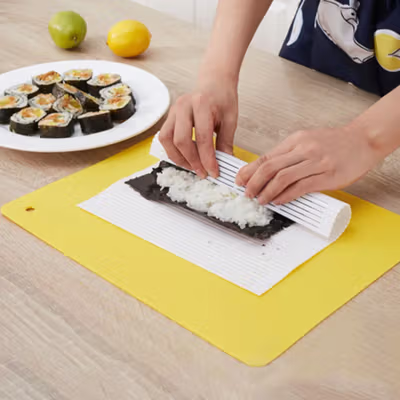 Alat Bantu Penggulung Sushi Roll Maker Plastik PE 22x20.5x0.1cm - E1119 - No Color