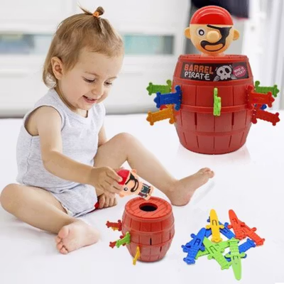 HAIZHOU Crazy Pirates Roulette Lucky Barrel Running Man Game - YF555 - No Color — gambar 2