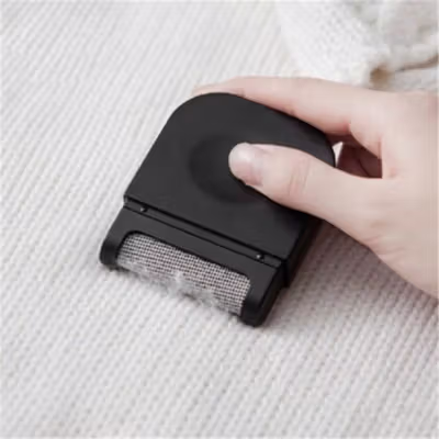 Fuzz Trimmer Portable Lint Remover Penghilang Bulu Serat Kain - CR-A016 - Black — gambar 2