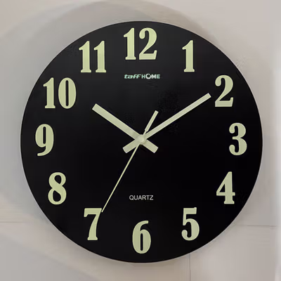 TaffHOME Jam Dinding Bulat Quartz Luminous Glow in The Dark 30cm - Win30 - Black — gambar 2