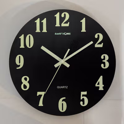 TaffHOME Jam Dinding Bulat Quartz Luminous Glow in The Dark 30cm - Win30 - Black — gambar 3