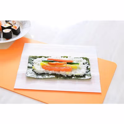 Alat Bantu Penggulung Sushi Roll Maker Plastik PE 22x20.5x0.1cm - E1119 - No Color — gambar 3
