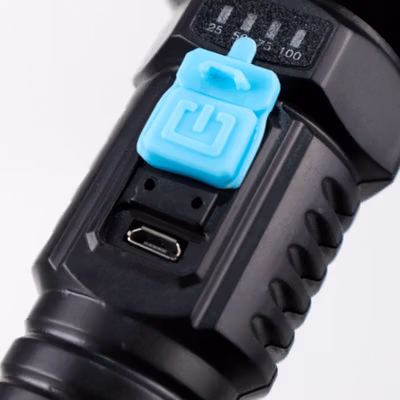 Pocketman Senter LED CREE XPE Rechargeable Waterproof IPX6 500 Lumens - L-826 - Black — gambar 4